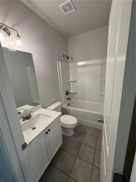 Building Photo - 1204 Ainsworth Alley