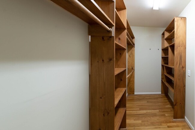 Building Photo - 3200 Brookside Dr