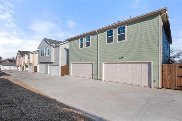 Building Photo - 506 E Kimball St