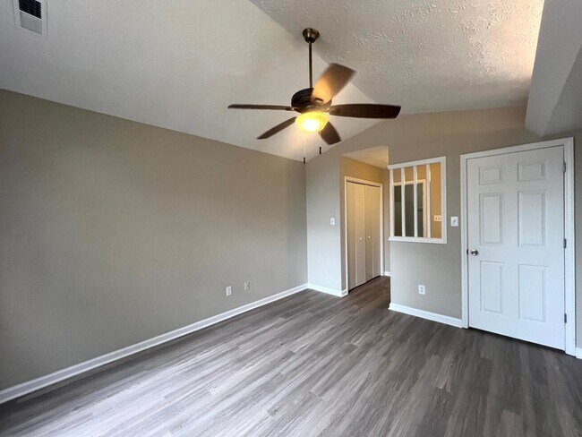 Building Photo - 544 Auburndale Ln