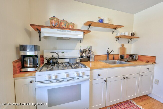 Building Photo - 101 Garcia Ln