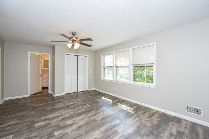 Building Photo - 455 Brookshire Dr