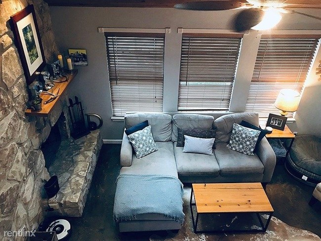 Building Photo - 1899 Westlake Dr