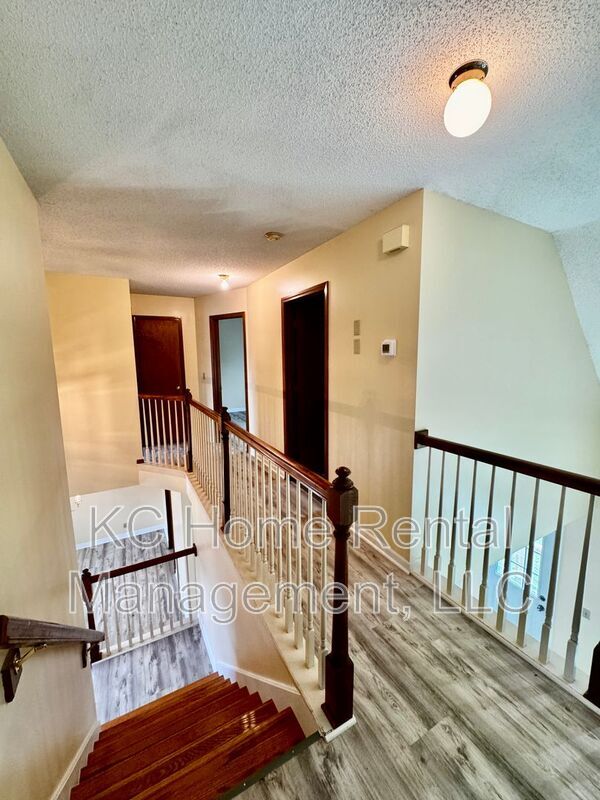 Building Photo - 1398 S Brentwood Dr