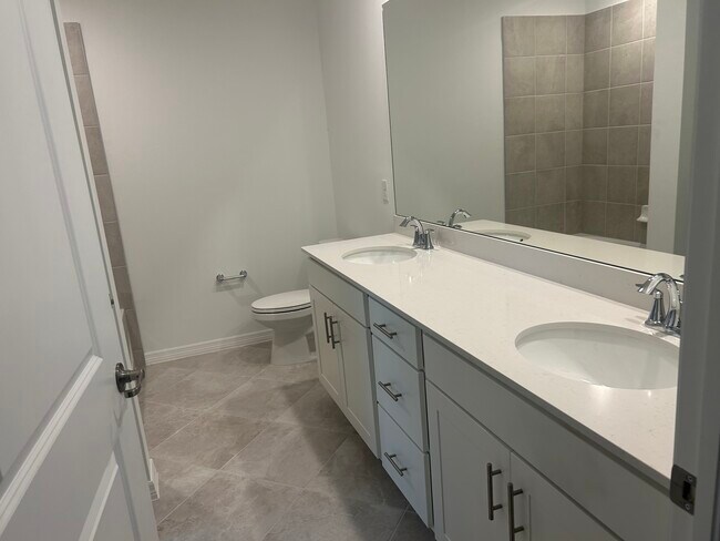 Building Photo - 18421 Copperhead Dr