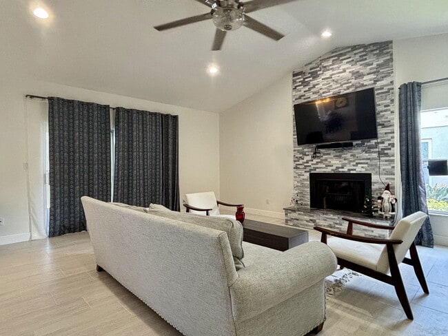 Building Photo - 9135 San Ambrosio Dr