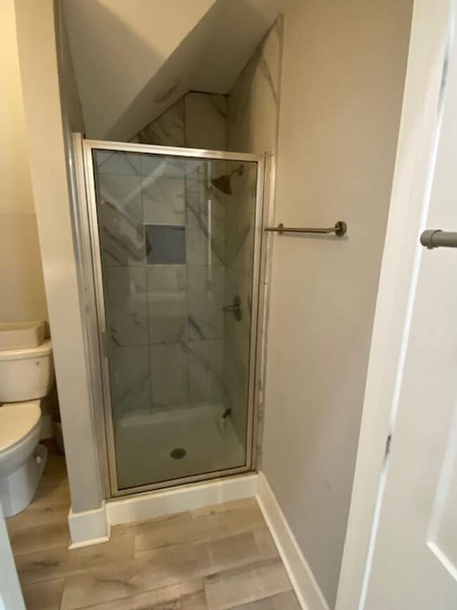 Building Photo - Charming 1-Bedroom Apartment Over Garage for Rent!