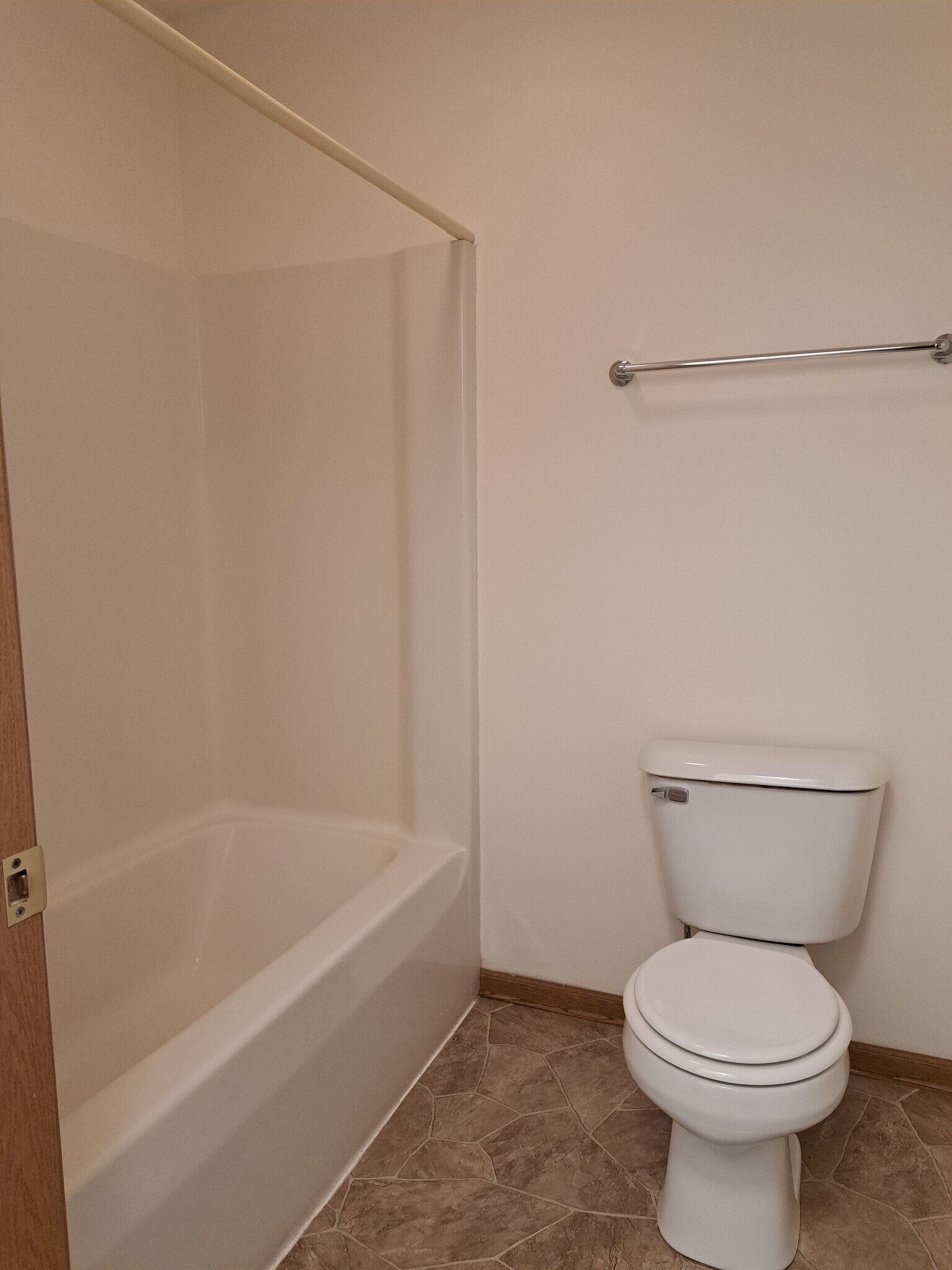 Building Photo - 586 Athletic Way