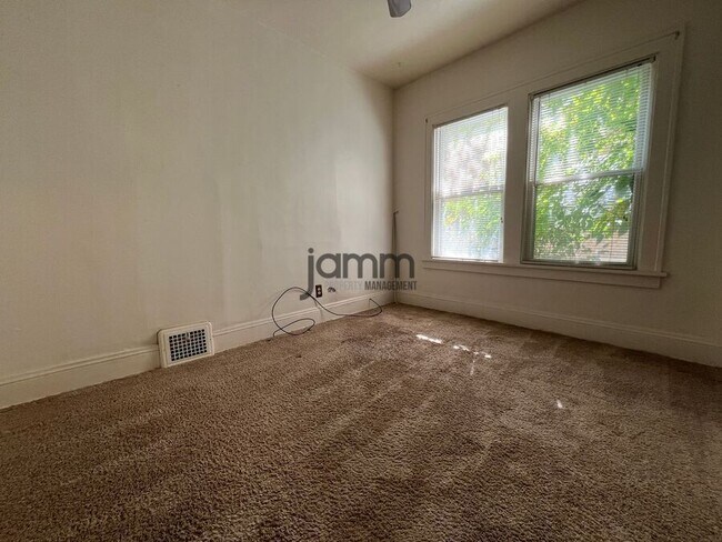 Building Photo - 2196 Lewis Dr