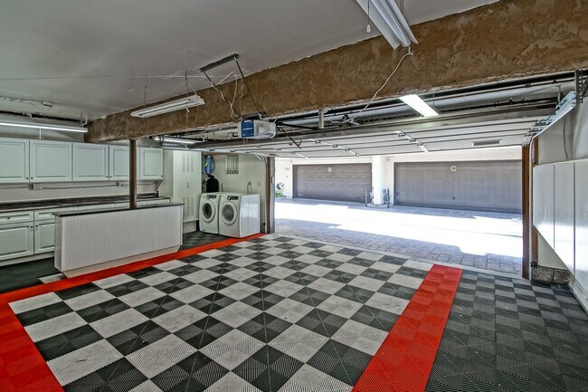 Building Photo - BRIGHT & AIRY, REAR-UNIT TOWNHOUSE W/ SPACIOUS PATIO, BALCONY & HUGE 2-CAR GARAGE IN GATED COMMUN...