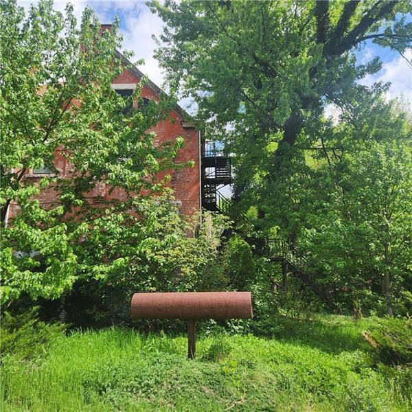 Building Photo - 602 Mulberry St