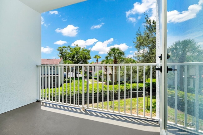 Building Photo - 2954 Sadina St