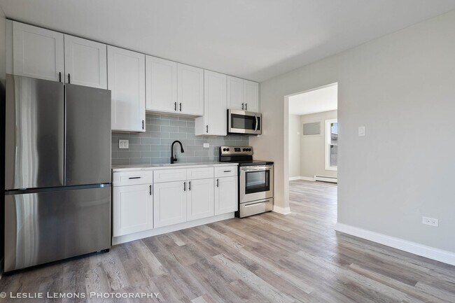 Building Photo - 7653 Roberts Rd