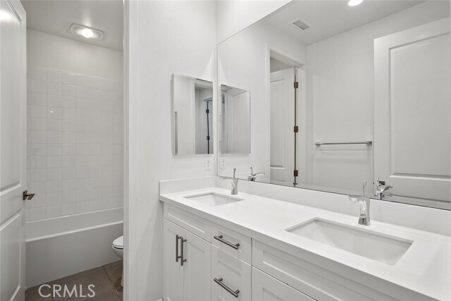 Building Photo - 77 English Saddle