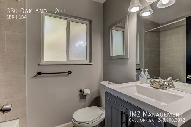 Building Photo - 330 Oakland-201