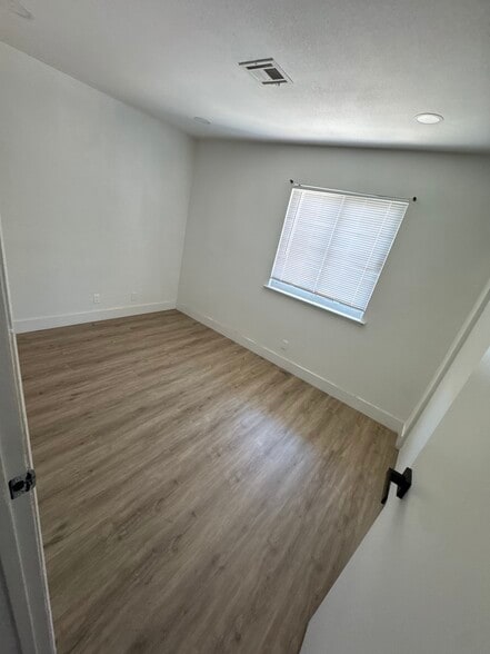 Building Photo - 4609 Sand Creek Ave