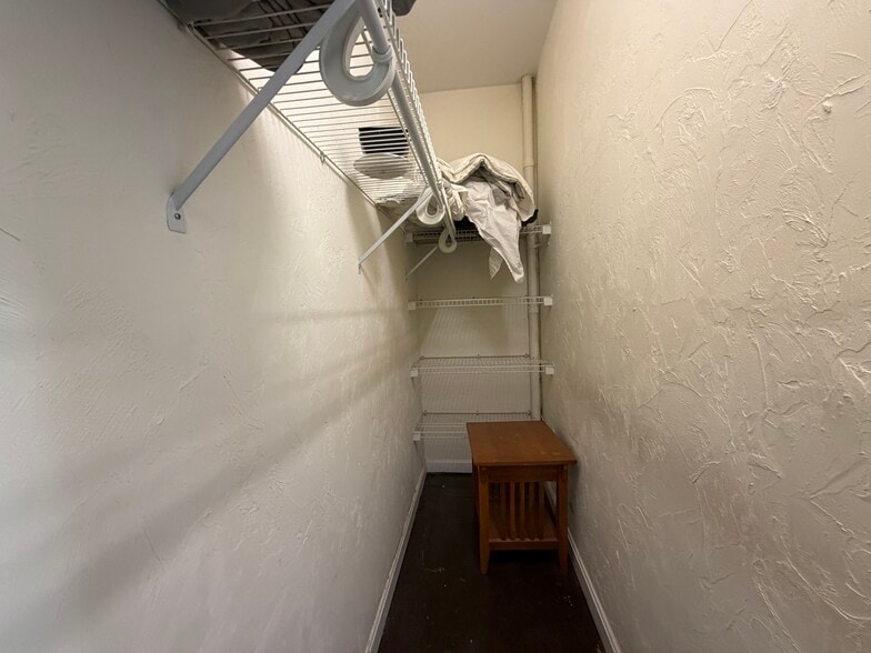 Building Photo - 56 Grampian Way