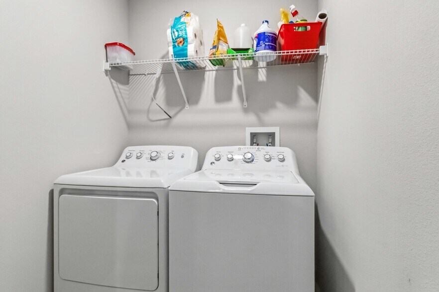 washer/dryer included - 9622 Pembrooke Pines Dr