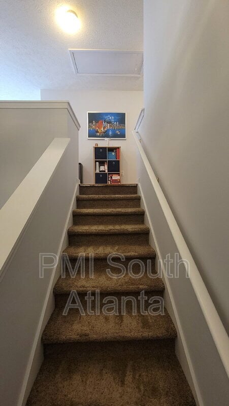 Building Photo - 1633 Jackson Way