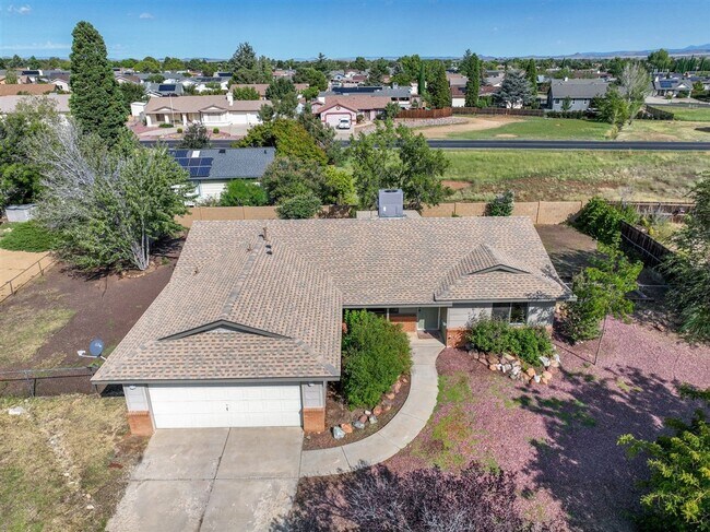 Building Photo - 3 bedroom, 2 bathroom home in Prescott Valley