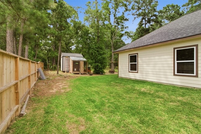 Building Photo - 16529 Kingsbury Dr
