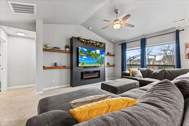 Building Photo - Single level 4bd/2ba/3 car garage Home in North Meridian