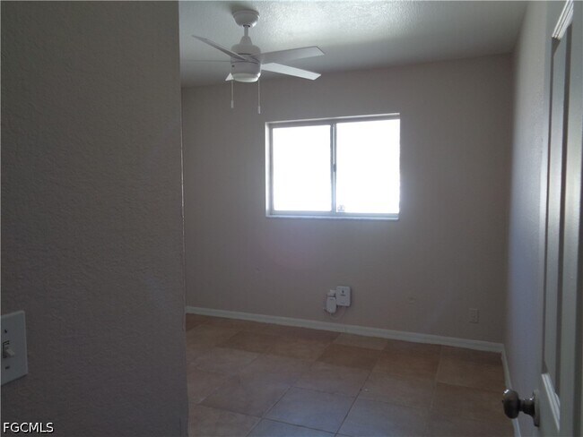 Building Photo - 1101 NW 19th Pl