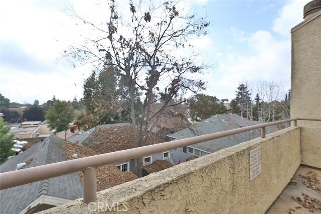 Building Photo - 222 S Catalina Ave