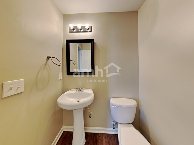 Building Photo - 1446 Wilson Manor Cir