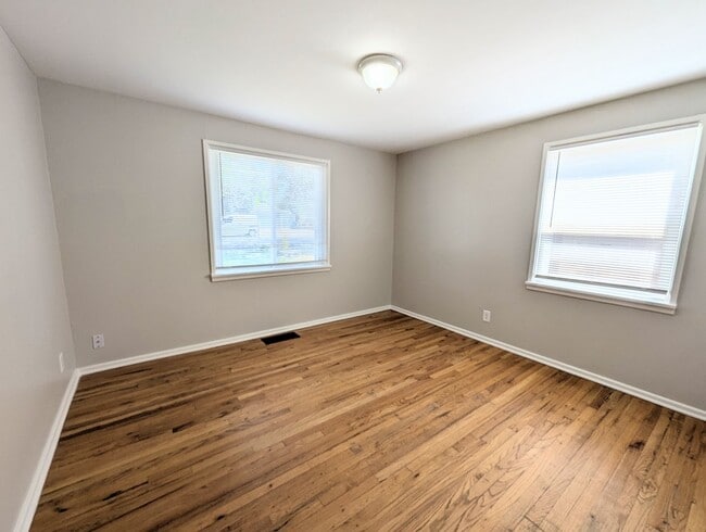 Building Photo - 3 bed 1 bath home in Aurora