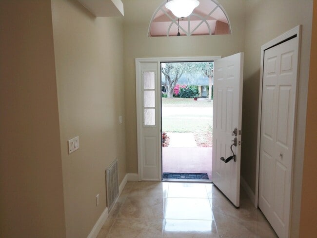 Building Photo - 3 Bed 2 Bath Lake Mary Home and Schools - ...