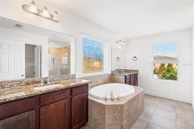 Building Photo - 1848 Oak Hammock Ct