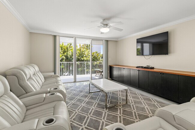 Building Photo - 3580 S Ocean Blvd