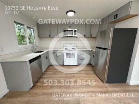 Building Photo - 10752 SE Holgate Blvd