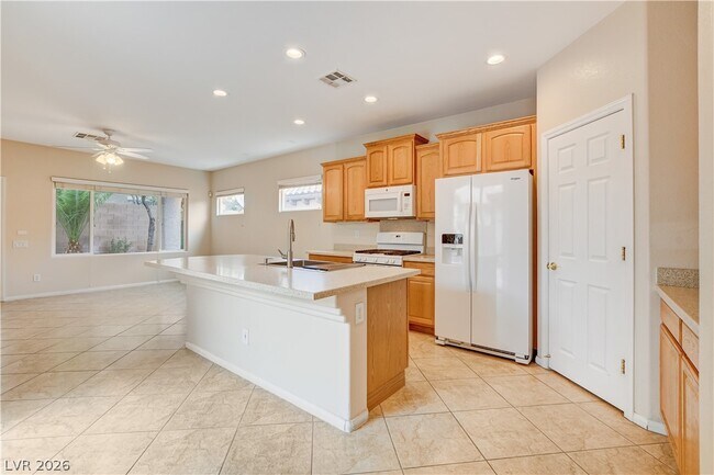 Building Photo - 10474 Howling Coyote Ave