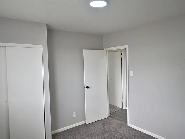Building Photo - 6800 Bingham St