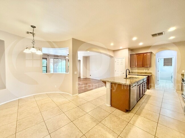 Building Photo - 2849 E Fandango Dr