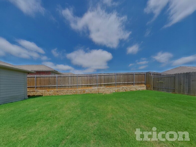 Building Photo - 173 Bandana Cir