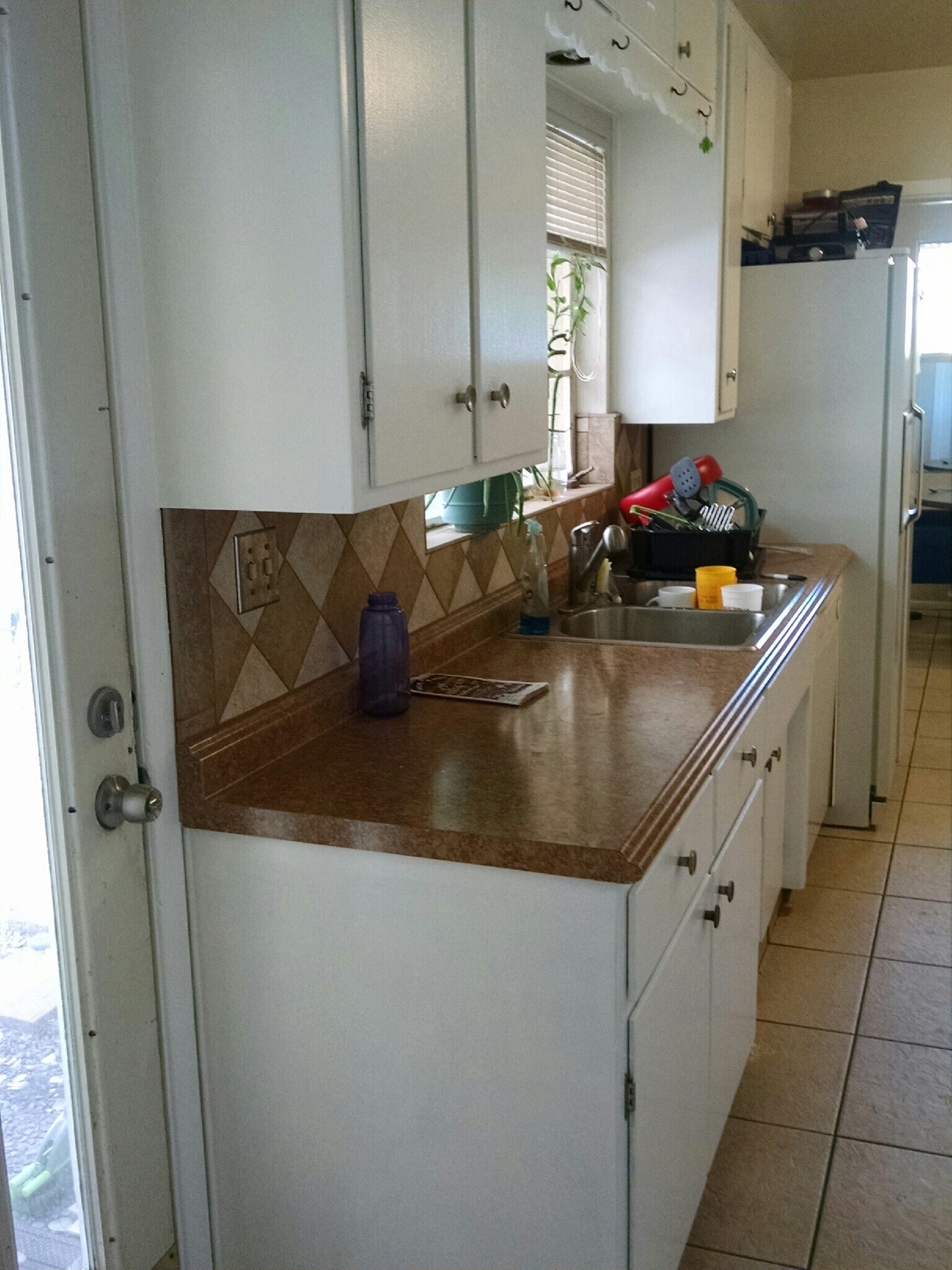 Kitchen - 735 E Granada Dr