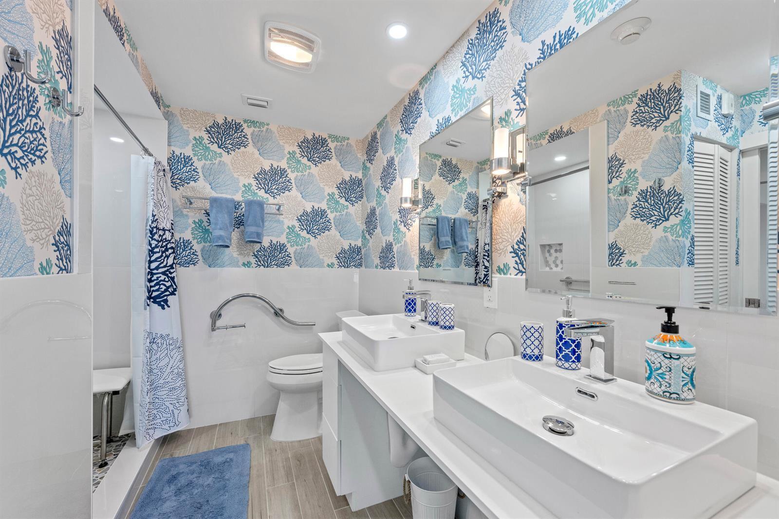 Building Photo - 3230 S Ocean Blvd