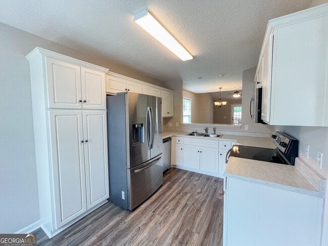 Building Photo - 546 Deerchase Ct