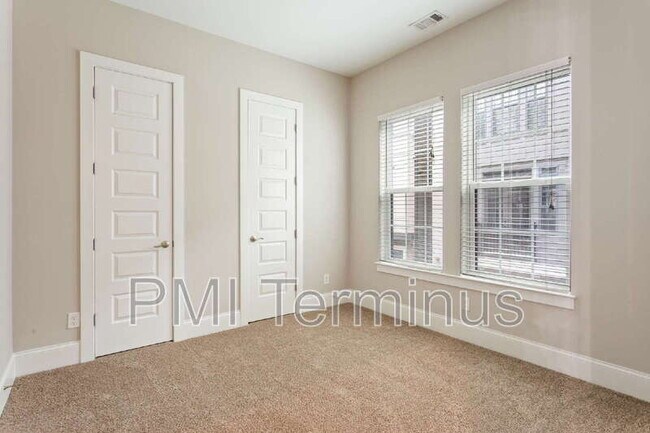 Building Photo - 609 Broadview Terrace NE