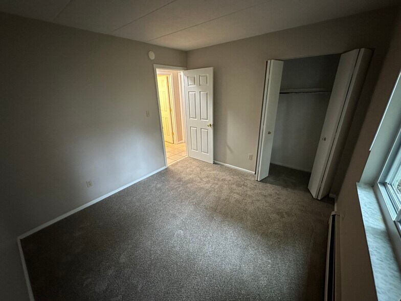 Building Photo - 956 S Lincoln St