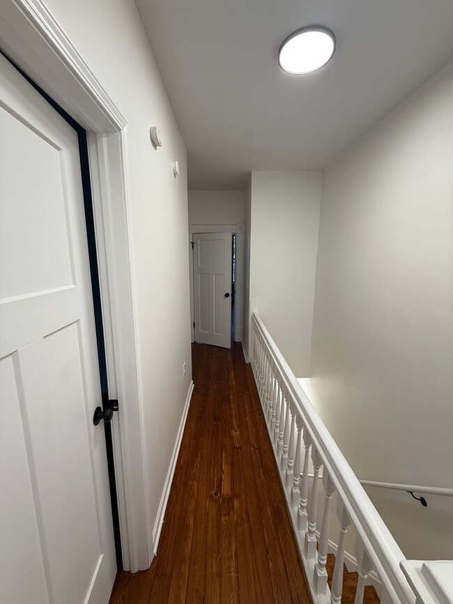Building Photo - 3-Bedroom, 2.5-Bath Spacious Townhome located in Merion Village