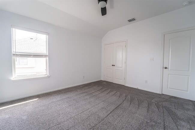 Building Photo - 2741 Sunlight Dr