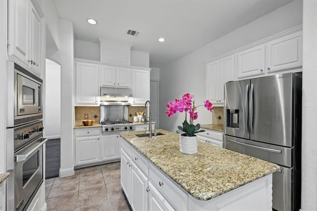 Building Photo - 3376 Castlewood Blvd