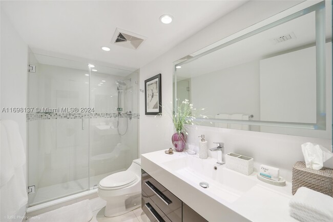 Building Photo - 161 Crandon Blvd