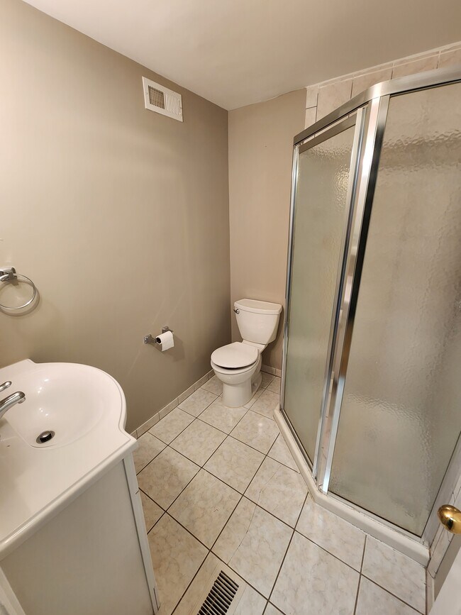 Building Photo - 661 Portland St