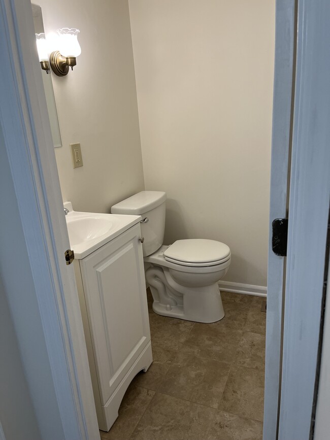 1/2 Bath downstairs - 6491 Baffin Dr