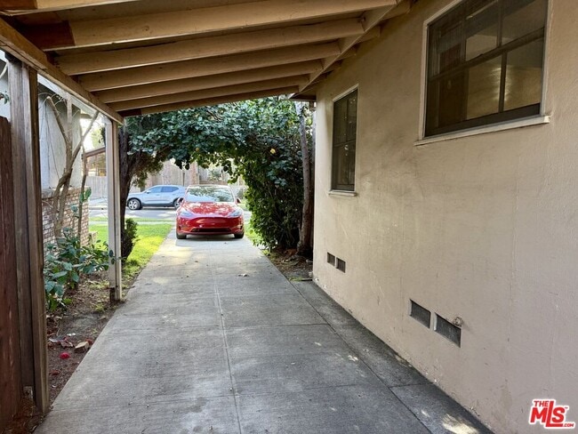 Building Photo - 2830 Glendon Ave